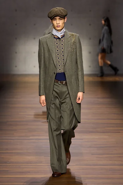 Look 19
